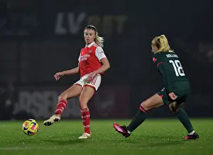 Arsenal Women V Liverpool Women 2022-23 Prints: Arsenal Women vs Liverpool Women: FA Women's Super League Clash - Leah Williamson in Action (2022-23)