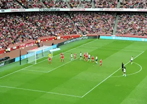 Arsenal Women V Tottenham Hotspur Women 2022-23 Prints: Arsenal Women vs. Tottenham Hotspur Women: Defending a Set Piece in the FA Womens Super League