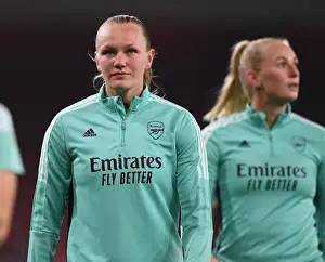 Arsenal Women V VfL Wolfsburg 2021-22 Prints: Arsenal Women vs. VfL Wolfsburg: UEFA Women's Champions League Quarterfinals (2021-22)
