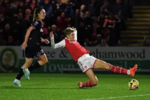Arsenal Women vs. West Ham United: Showdown in the Barclays WSL at Meadow Park