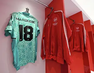 Arsenal Women V FC Zurich Frauen 2022-23 Prints: Arsenal Women's Champions League Preparation: Kaylan Marckese in the Emirates Changing Room