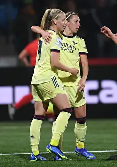 Arsenal Women's Championship Victory: Nobbs and Mead's Five-Goal Blitz Against HB Koge