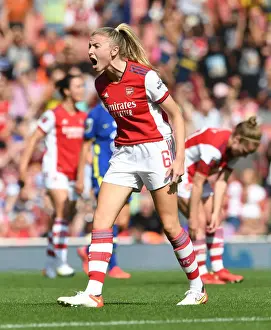 Arsenal Women's Historic Super League Victory: Leah Williamson Celebrates Triumph Over Chelsea