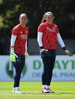 Arsenal Women's Pre-Match Warm-Up: Manuela Zinsberger and Kaylan Marckese Get Ready vs Aston Villa (FA Women's Super League, 2022-23)