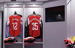 Arsenal Women V Reading Women 2022-23 Prints: Arsenal Women's Squad Gear Up