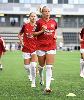 Linkoping FC v Arsenal Women 2023-24 Collection: Arsenal Women's Squad Gears Up for UEFA Champions League Battle against Linkopings FC in Sweden