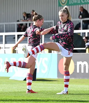 Arsenal Women's Squad Gears Up: Kim Little and Leah Williamson in Pre-Match Warm-Up vs. Everton