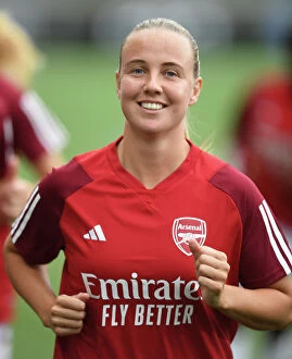Linkoping FC v Arsenal Women 2023-24 Collection: Arsenal Women's Squad Prepares for UEFA Champions League Battle against Linkopings FC in Sweden
