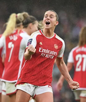 Arsenal Women v Chelsea Women 2023-24 Collection: Arsenal Women's Super League Triumph: Alessia Russo Scores Brace in Thrilling 4-3 Victory Over
