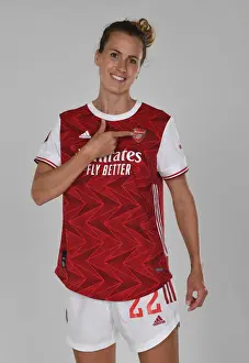 Arsenal Women's Team 2020-21: A Closer Look at Viki Schnaderbeck