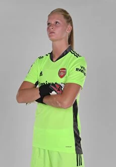 Images Dated 14th August 2020: Arsenal Women's Team 2020-21: Fran Stenson at Team Photocall