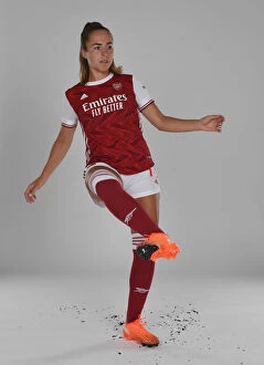 Images Dated 12th August 2020: Arsenal Women's Team 2020-21: Lia Walti at Photocall
