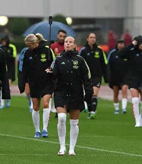 Women's Team Photo 2023-24 Prints: Arsenal Women's Team 2023-24: Beth Mead and the Squad in Action