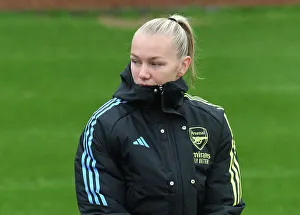 Women's Team Photo 2023-24 Prints: Arsenal Women's Team 2023-24: Frida Maanum and Squad