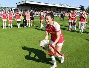Arsenal Women's Team: Jodie Taylor Lifts the Conti Cup Trophy after Victory over Aston Villa