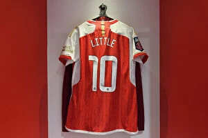 Arsenal v Aston Villa 2023-24 Collection: Arsenal Women's Team: Kim Little's Focused Pre-Game Routine (Arsenal FC vs Aston Villa, 2023-24)