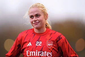 Brighton & Hove Albion v Arsenal 2023-24 Collection: Arsenal Women's Team Prepares for Match against Brighton & Hove Albion in Barclays Super League