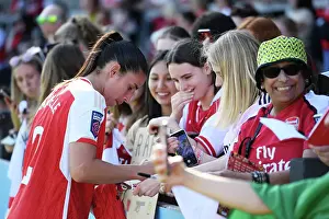 Arsenal Women's Team: Rafaelle Souza Signs Autographs After Arsenal v Aston Villa Match