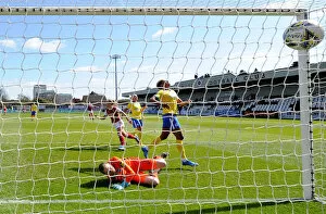 Images Dated 25th April 2021: Arsenal Women's Victory: Jordan Nobbs Scores Second Goal Against Brighton in Empty Meadow Park