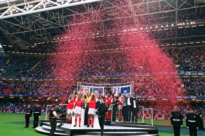 The Team Collection: Arsenalcelebrate1 020504AFC.jpg