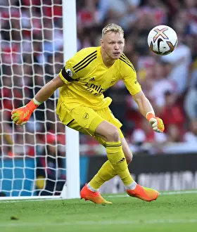 Arsenal's Aaron Ramsdale in Action: Arsenal vs Fulham, 2022-23 Premier League