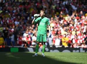 Arsenal's Aaron Ramsdale in Action Against Leeds United, Premier League 2021-2022, Emirates Stadium