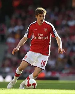 Arsenal's Aaron Ramsey Scores in 2:0 Victory Over Manchester City, Barclays Premier League, Emirates Stadium (April 4, 2009)