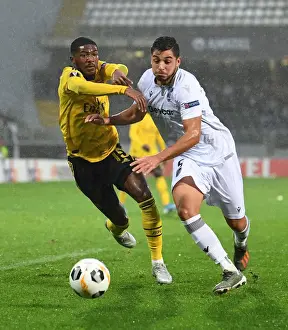 Arsenal's Ainsley Maitland-Niles Faces Off Against Vitoria Guimaraes Rafa Soares in Europa League Clash