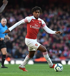 Arsenal v Everton 2018-19 Collection: Arsenal's Alex Iwobi in Action against Everton - Premier League 2018-19