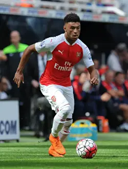 Newcastle United V Arsenal 2015-16 Prints: Arsenal's Alex Oxlade-Chamberlain in Action Against Newcastle United (2015-16)