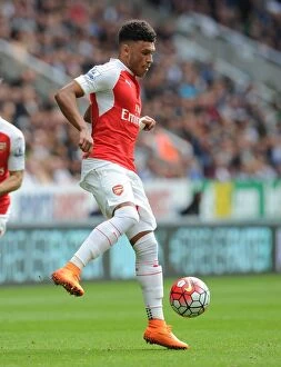 Newcastle United v Arsenal 2015-16 Collection: Arsenal's Alex Oxlade-Chamberlain Faces Newcastle United in Premier League Clash (2015-16)