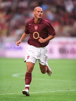 Ljungberg Freddie Prints: Arsenal's Amsterdam Triumph: Freddie Ljungberg's Leadership in Porto Victory
