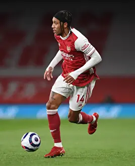 Arsenal's Aubameyang Faces Liverpool in Intense Premier League Clash