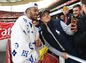 Arsenal's Aubameyang Greets Fans Before Arsenal vs Sheffield United (2019-20)