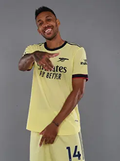 Arsenal's Aubameyang Kicks Off New Season at Training Ground