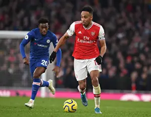 Arsenal's Aubameyang Outmaneuvers Chelsea's Hudson-Odoi in Premier League Clash