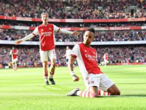 Arsenal's Aubameyang Scores Brace: Thrilling 2-1 Victory Over Tottenham in the Premier League (2021-22)