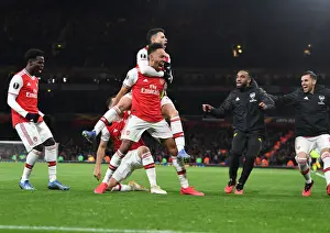 Arsenal's Aubameyang Scores, Celebrates with Team against Olympiacos in Europa League