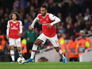 Arsenal's Aubameyang Shines in Europa League: Arsenal vs. Standard Liege