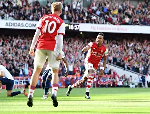 Arsenal's Aubameyang Shines: Scores Brace against Tottenham in 2021-22 Premier League Clash