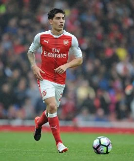 Images Dated 10th September 2016: Arsenal's Bellerin in Action: Arsenal vs Southampton (2016-17)