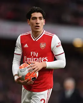 Arsenal's Bellerin Clashes in Intense Premier League Showdown Against Everton