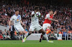 Images Dated 16th May 2017: Arsenal's Bellerin Evades Kone in Thrilling Premier League Showdown