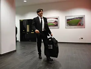 Arsenal's Bellerin Gears Up for Arsenal vs Sheffield United (2020) at Emirates Stadium