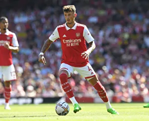 Arsenal V Leicester City 2022-23 Prints: Arsenal's Ben White in Action: Arsenal vs. Leicester City (2022-23 Premier League)