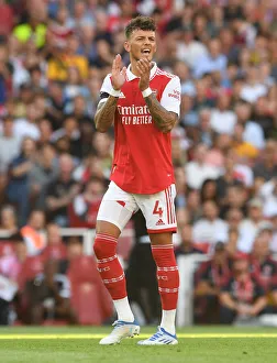 Arsenal's Ben White in Action: Arsenal vs. Fulham, 2022-23 Premier League
