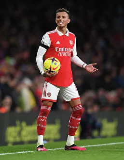 Arsenal's Ben White in Action: Arsenal vs. Brentford, 2022-23 Premier League