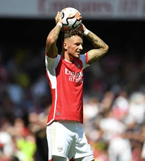 Arsenal's Ben White in Action: Arsenal vs. Nottingham Forest (2023-24 Premier League)