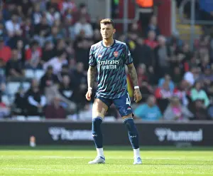 Southampton V Arsenal 2021-22 Prints: Arsenal's Ben White in Action: Southampton vs Arsenal (2021-22)