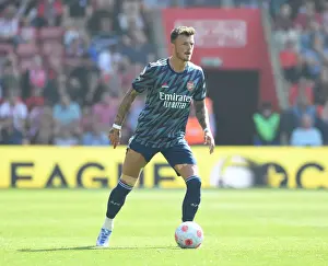 Southampton V Arsenal 2021-22 Prints: Arsenal's Ben White in Action: Southampton vs Arsenal (2021-22 Premier League)